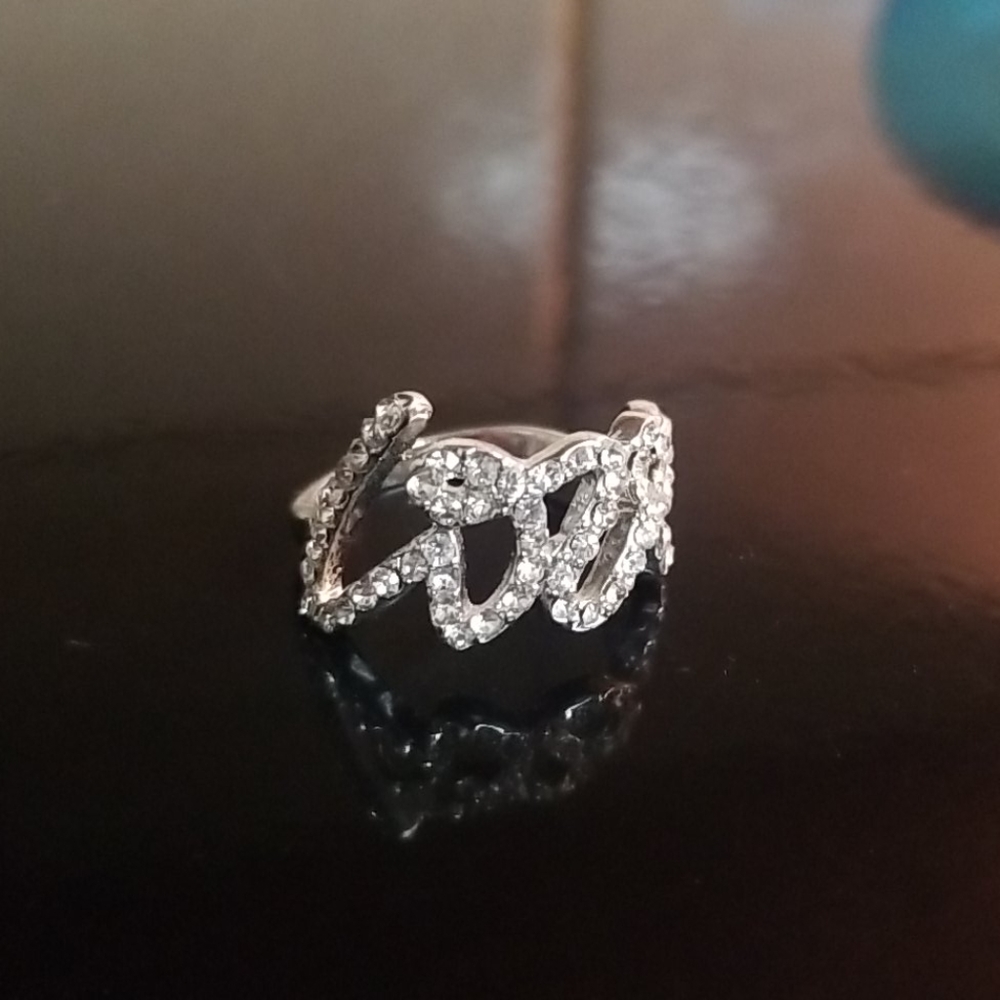 O- Cursive "love" ring w/ faux diamond rhinestones - Picture 5 of 7